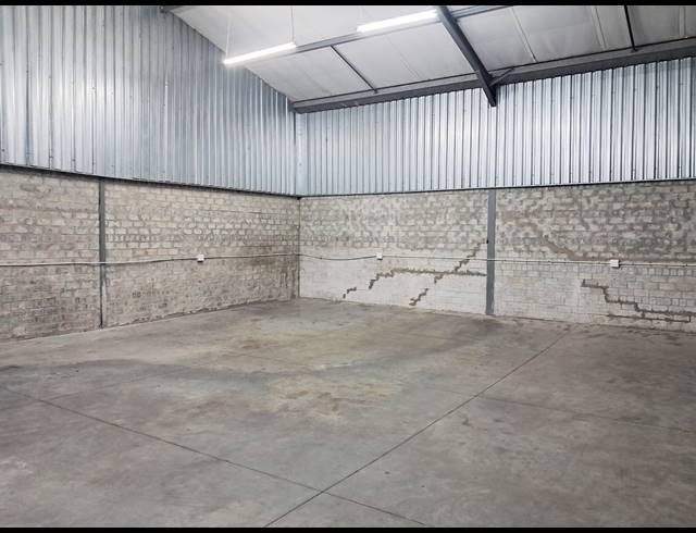160M² WAREHOUSE RENTED IN WESTERING